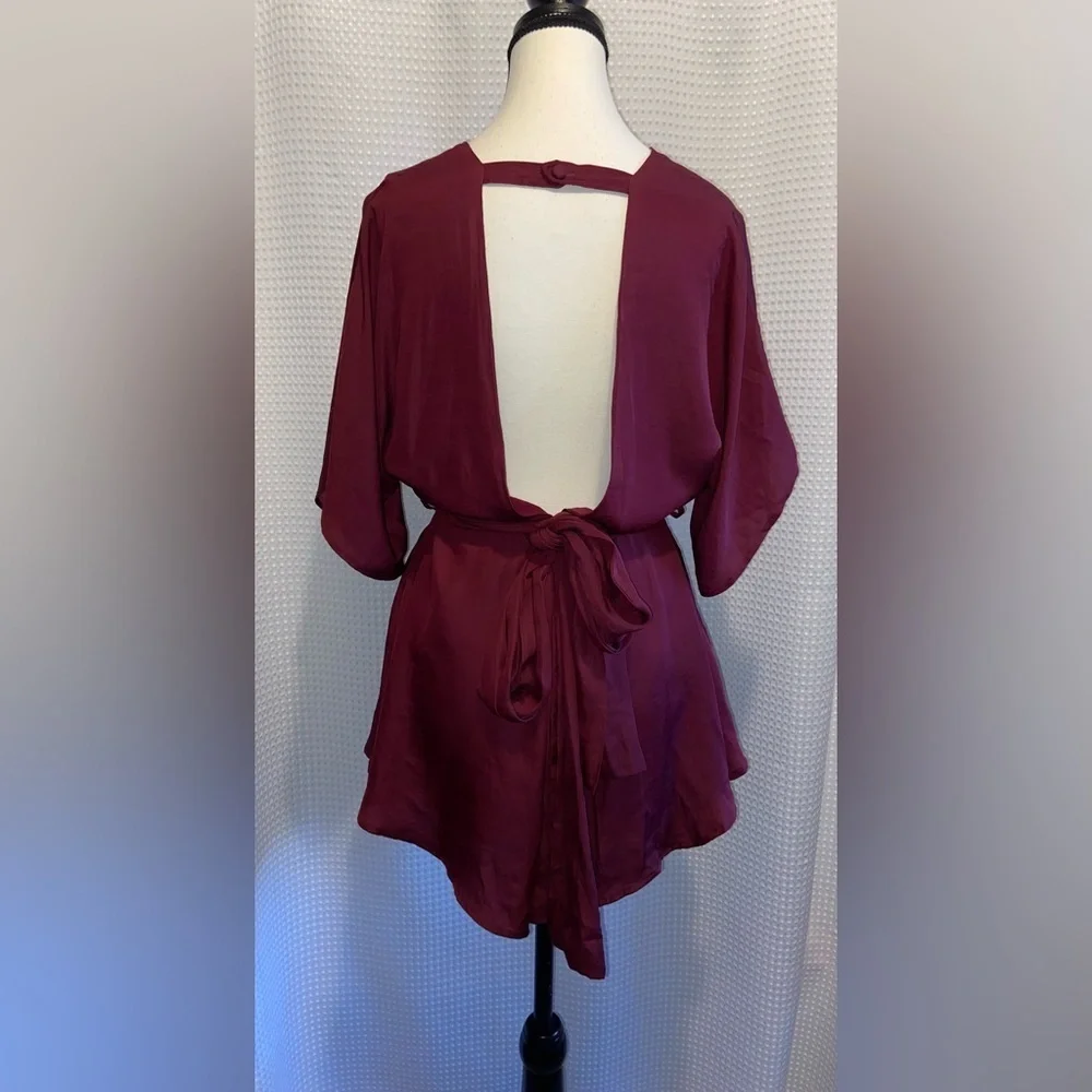 BLUSH burgundy Deep V‎ neckline romper dress size medium - Picture 15 of 16